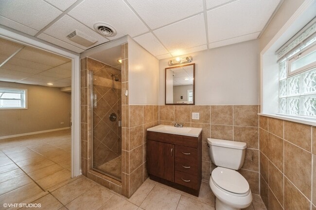Building Photo - 565 Ridge Rd