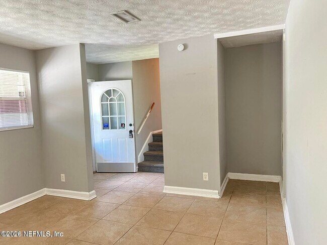 Building Photo - 6634 Kinlock Dr