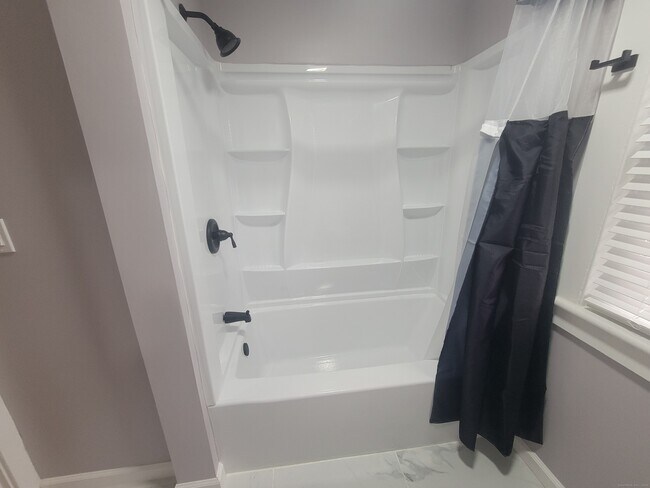 Building Photo - 12 Division St