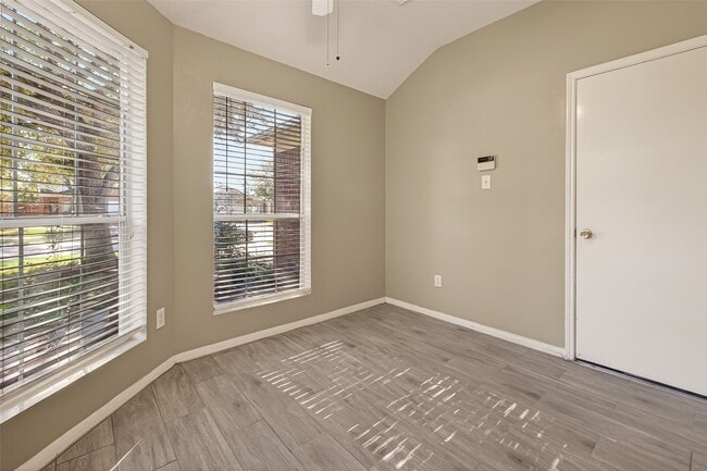 Building Photo - 19434 Brook Village Rd