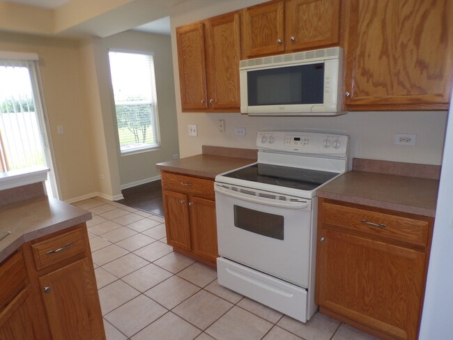 Building Photo - 120 W Buckingham Dr