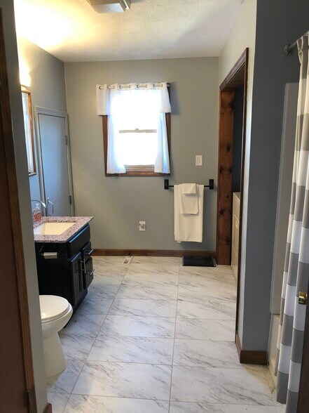 Building Photo - 8 Raymond St