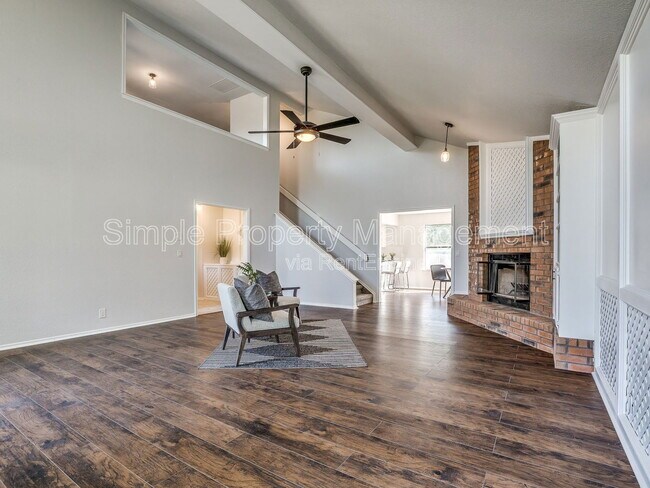 Building Photo - 2320 Yellowstone Dr