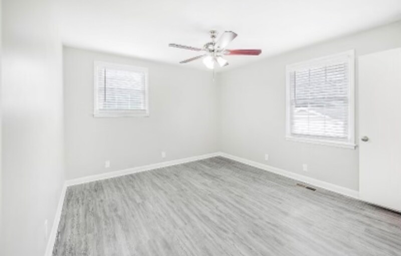 Building Photo - 673 Des Moines Dr