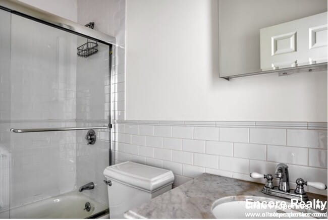 Building Photo - 1611 Tremont St