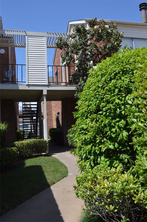 Building Photo - 10176 Oakberry St