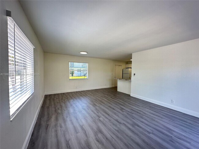 Building Photo - 1413 N Dixie Hwy