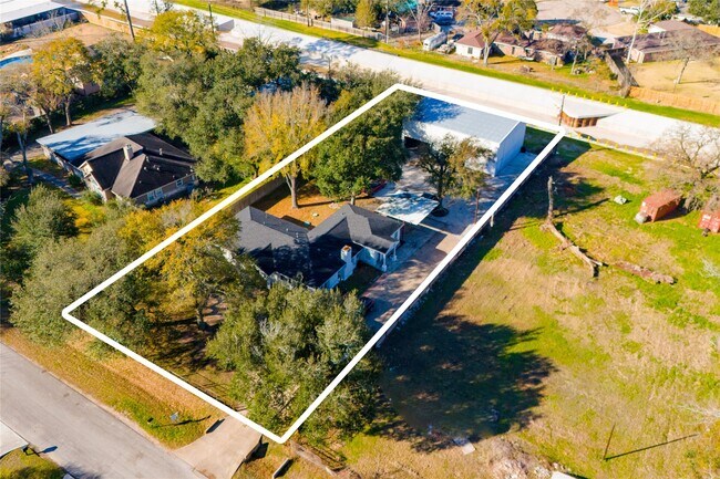 Building Photo - 11407 Iberia Dr