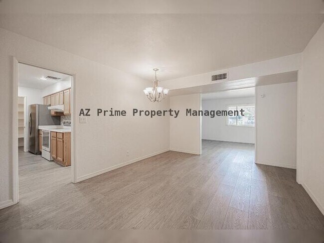 Building Photo - 428 E Fremont Dr