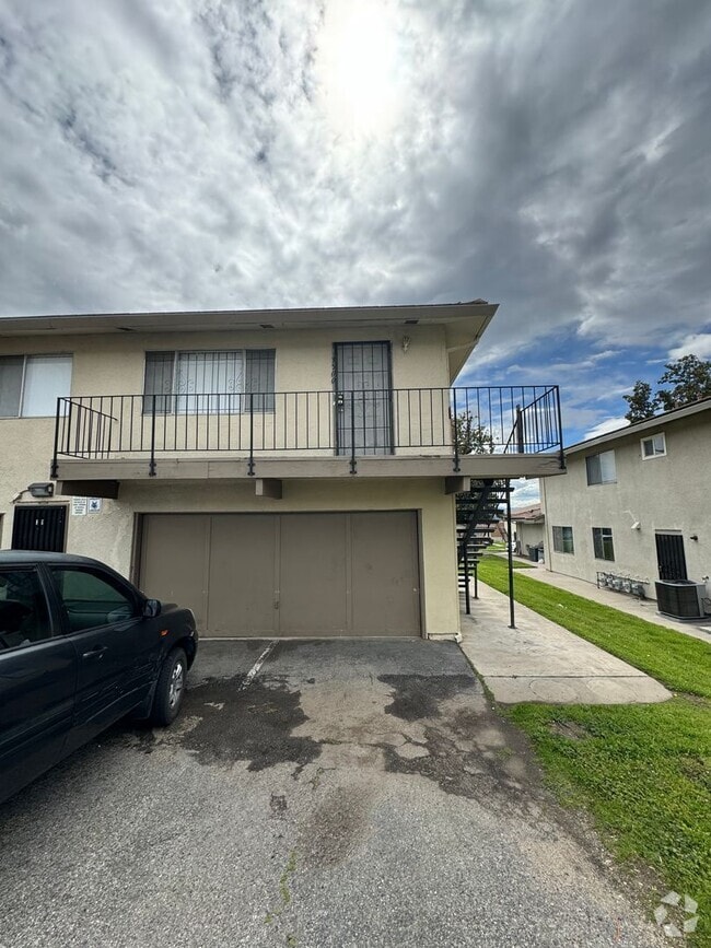 Building Photo - Great 2 bedroom 1 bath