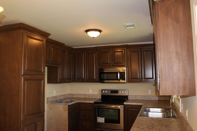 Building Photo - PRELEASE
