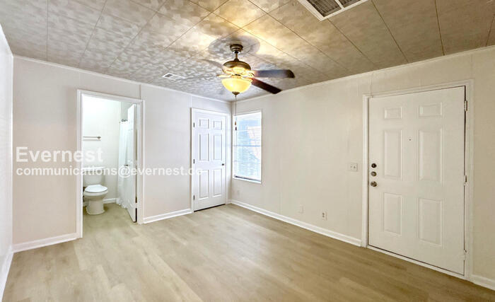 Building Photo - 1302 Ryon St