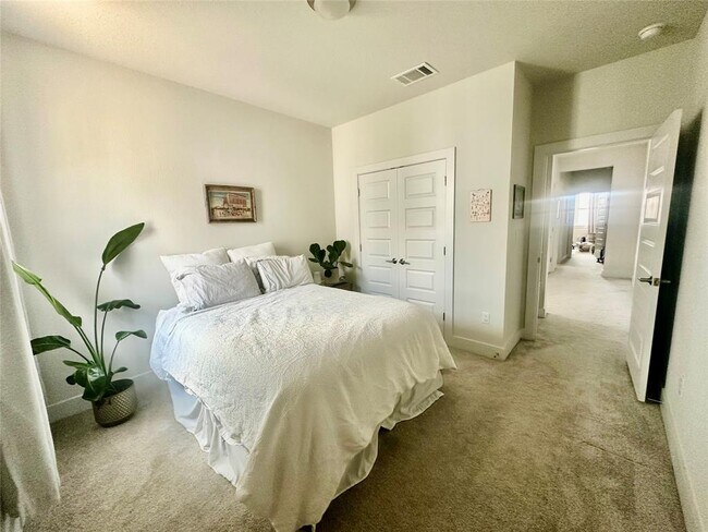 Building Photo - 8600 Cumbrae Ln