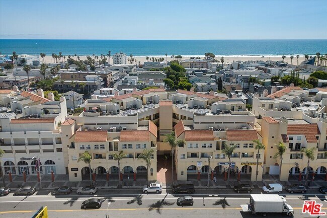 Building Photo - 235 Main St