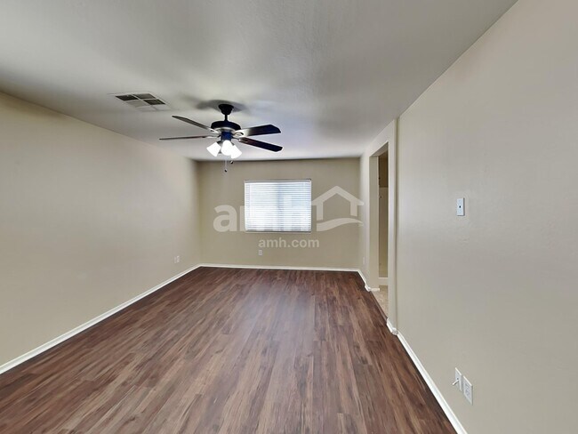 Building Photo - 3774 E Santa Fe Ln