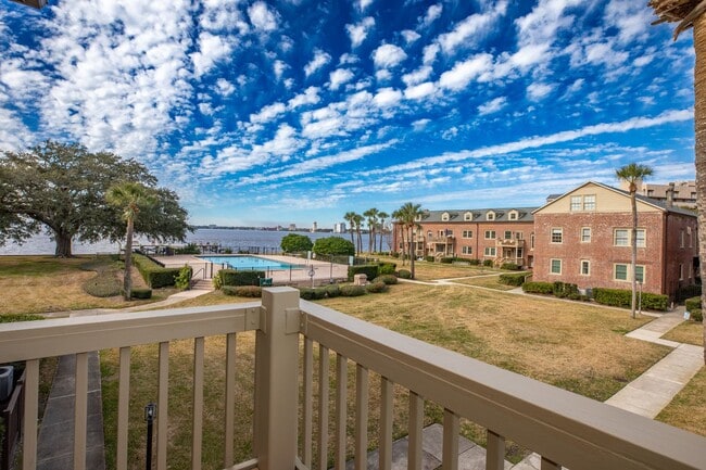 Building Photo - Charming Condo in Historic San Marco with River Views