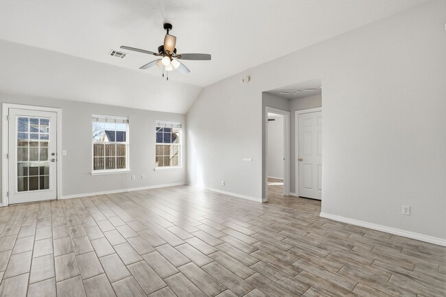 Building Photo - 4900 Cypress Lake Dr