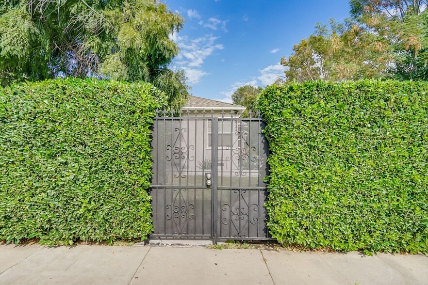 Building Photo - 4244 Tujunga Ave