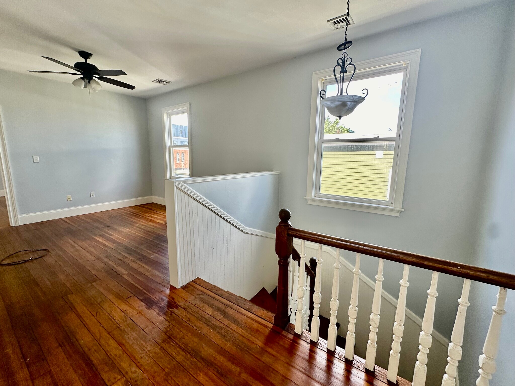 Building Photo - 731 Parker St