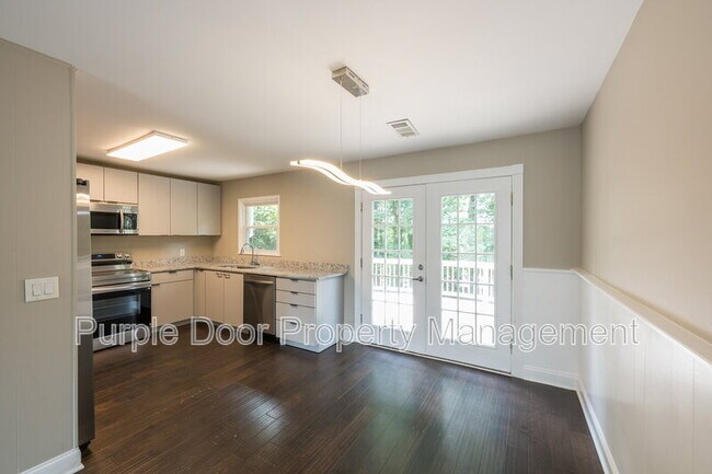 Building Photo - 2369 Brenda Dr SE