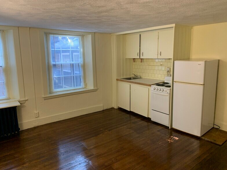 Primary Photo - 88 Myrtle St