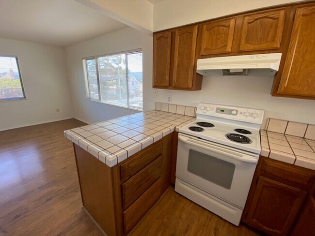 Building Photo - 402 Watson St