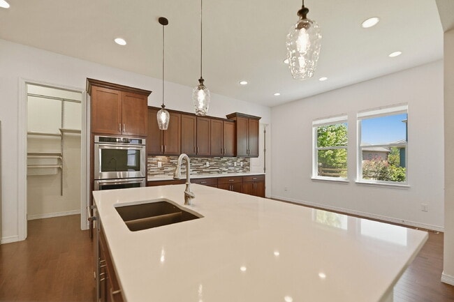 Building Photo - $4,340.95, 5 Beds - 3.5 Bath, Single Family Home in Broomfield with Pool Access!