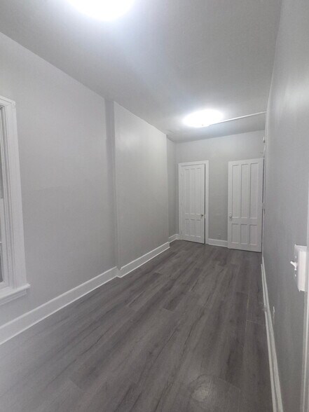 Building Photo - 313 4th St
