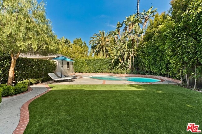 Building Photo - 1154 N Wetherly Dr