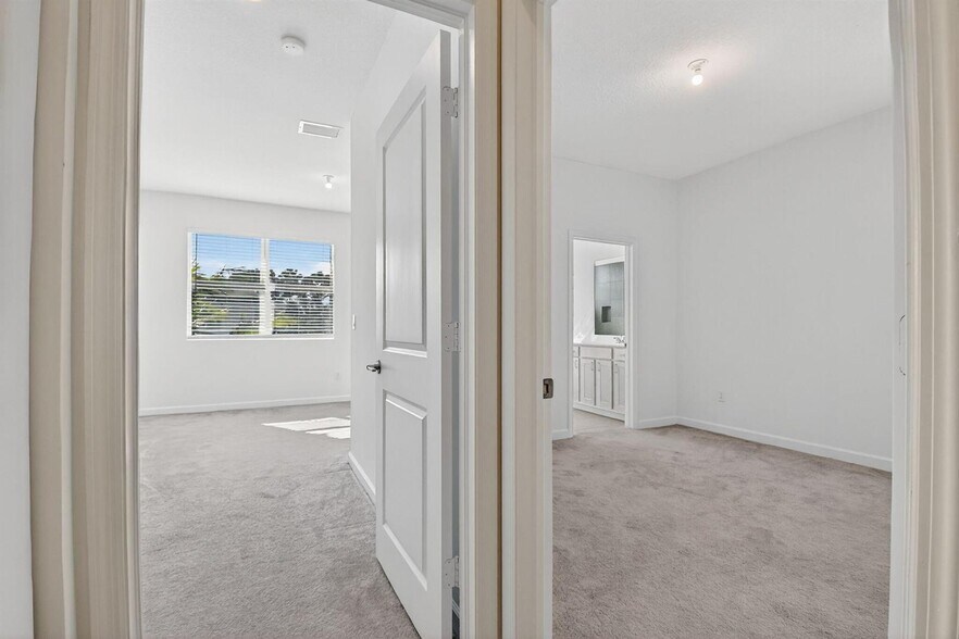 Building Photo - 4645 Meyerson Pl