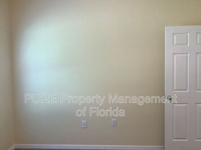 Building Photo - 1404 NW 18th Ave