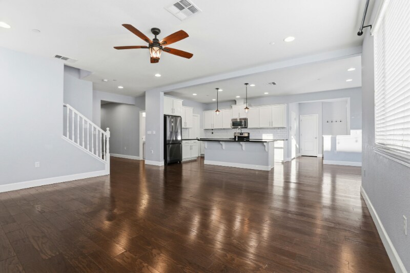 Building Photo - 1818 Tarragon Dr