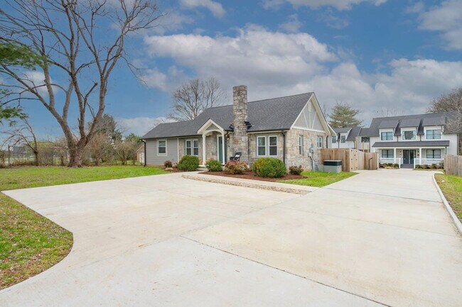 Building Photo - 106 Walnut Hill Dr