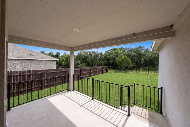 Building Photo - Ready NOW! Greenbelt Wooded Views