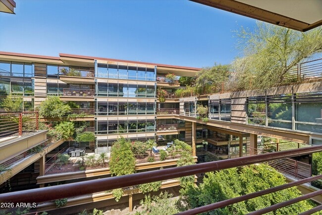 Building Photo - 7157 E Rancho Vista Dr