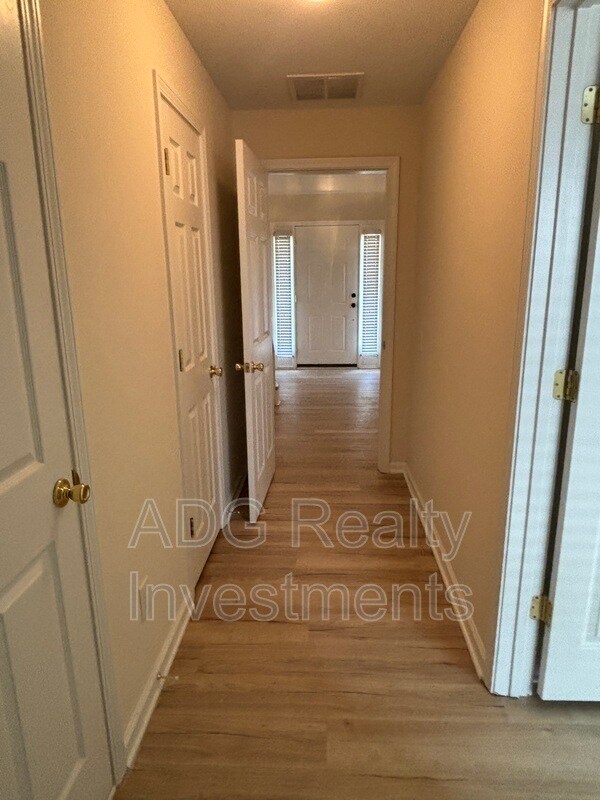 Building Photo - 5478 Werburgh St