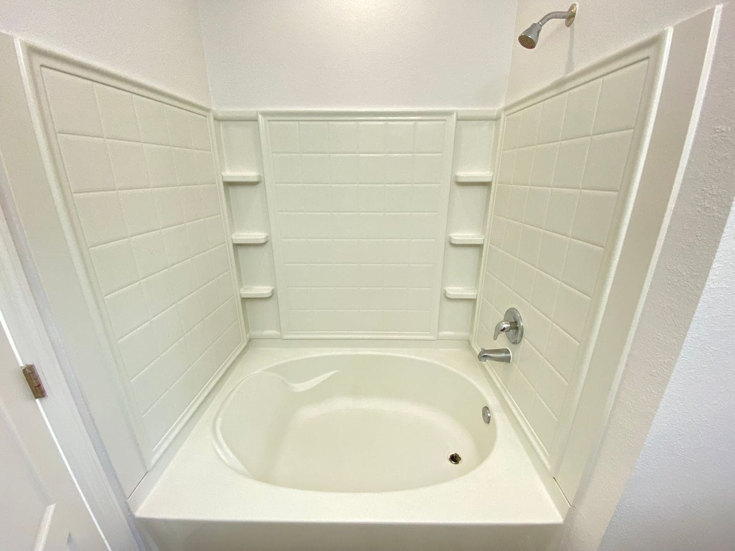 Building Photo - 3 Bedroom / 2.5 Bath / 2 Car Garage Townho...