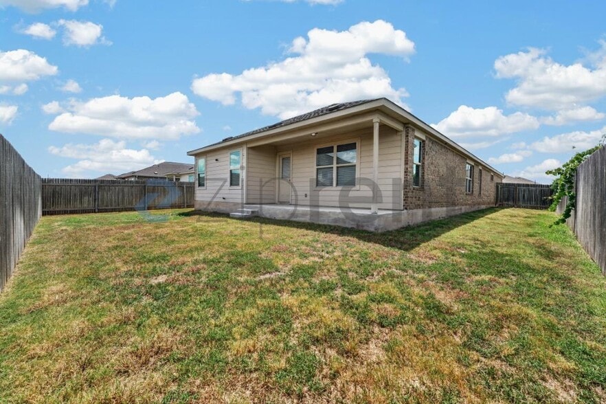 Building Photo - Unit