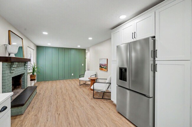 Building Photo - 2569 Richmar Dr