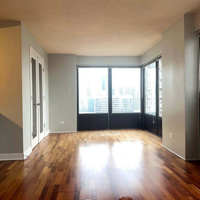 Building Photo - 30 E Huron St