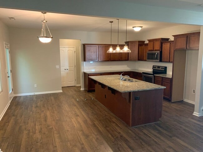Building Photo - 144 Daisy Ave