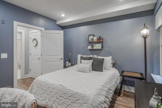 Building Photo - 1431 N 5th St