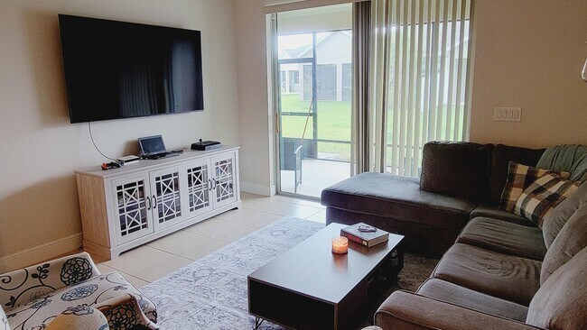 Building Photo - 8473 Loren Cove Dr
