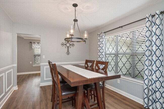 Building Photo - 615 St Martin Cove