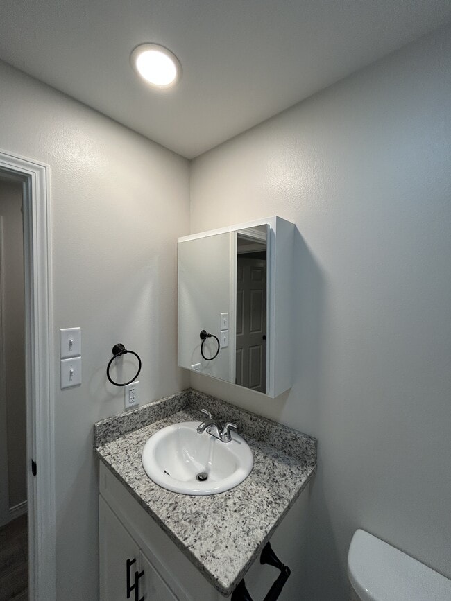 Building Photo - 2515 Kavanaugh Rd