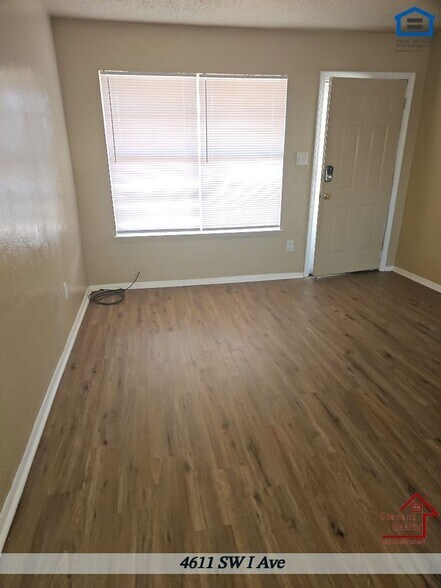 Building Photo - 4611 SW I Ave