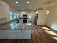 Building Photo - 829 Hamilton St