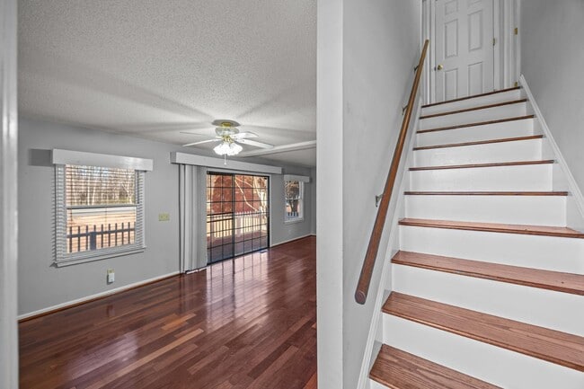 Building Photo - 4984 HWY 264