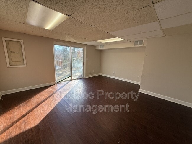 Building Photo - 534 Olde Greenwich Cir