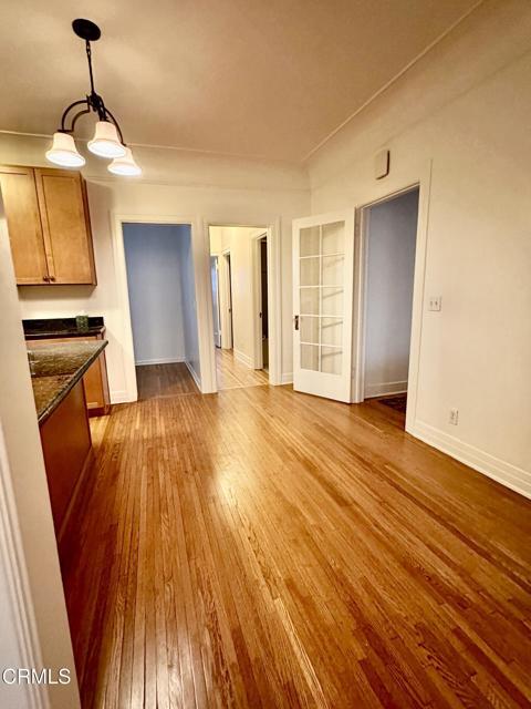 Building Photo - 588 S Mentor Ave